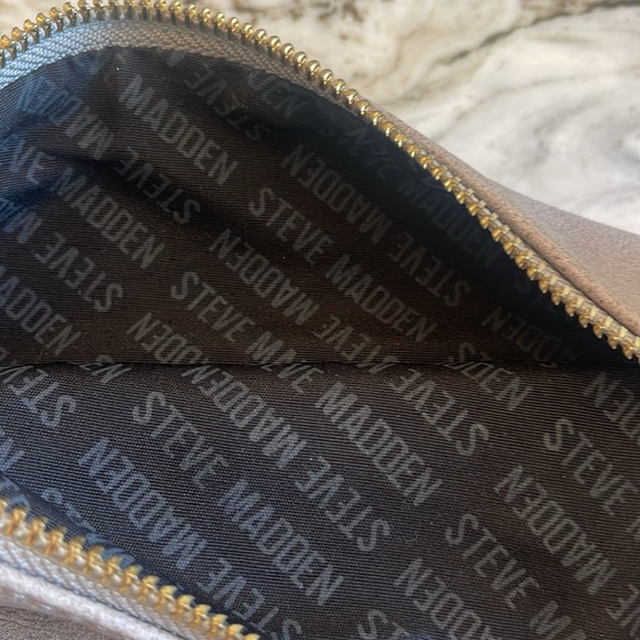 STEVE MADDEN Cosmetic/ Travel Bag/ Zipper/Linned - Picture 8 of 8